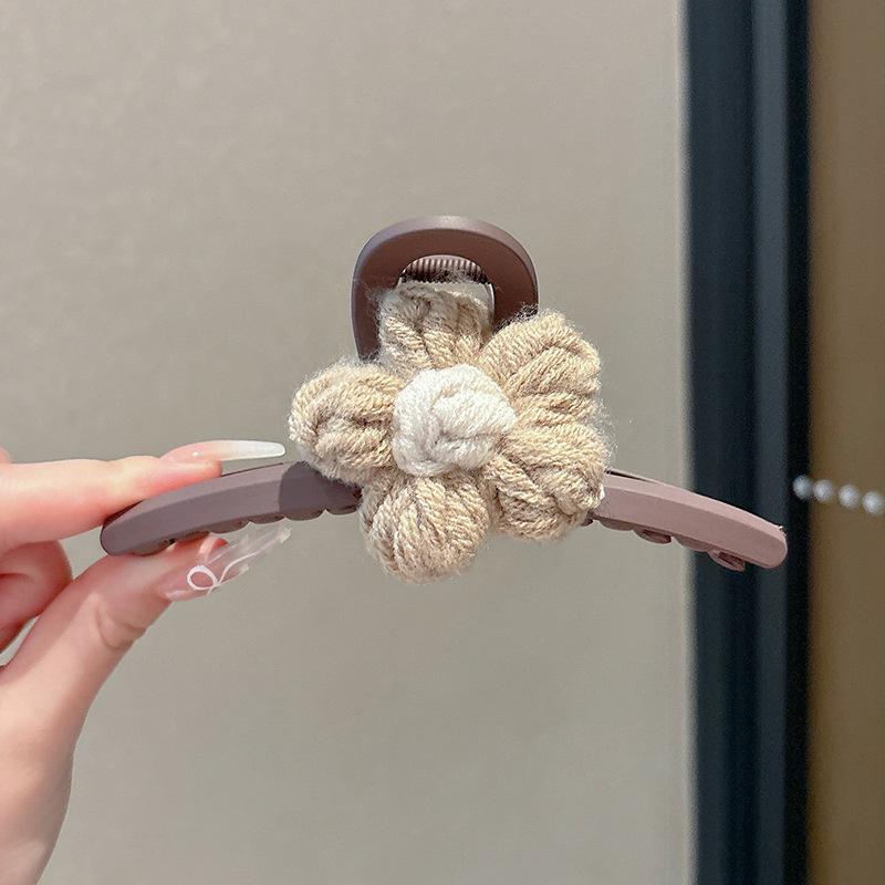 Fashion Autumn and Winter Plush Grab Clip Women's Winter Back Head Hair Shark Clip Hairpin Hairpin Large Hairy Hairpin Headwear