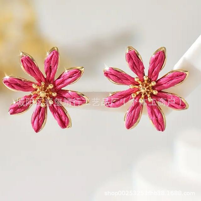 

raffia flower earrings sweet fashion woven earrings high-end niche earrings рожевий червоний колір