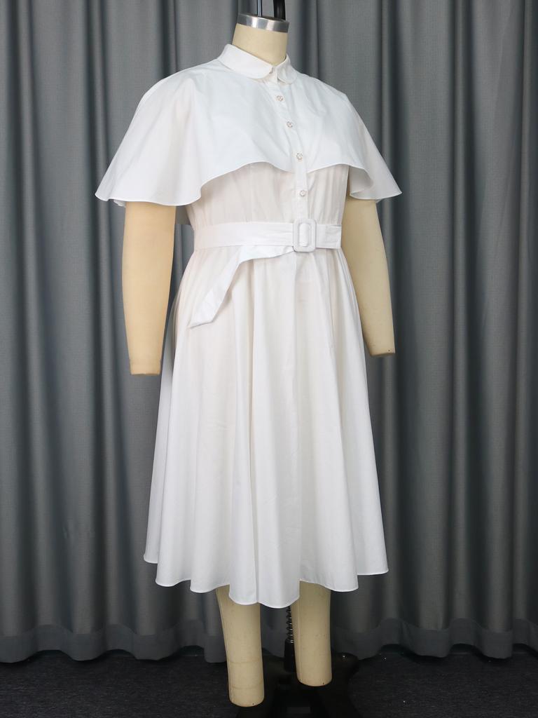 Elegantní bílé midi šaty pro ženy s klopovým límcem, pelerínovými rukávy, páskem, knoflíky, vysokým pasem a plisováním pro běžné nošení nebo jako host na svatbu.