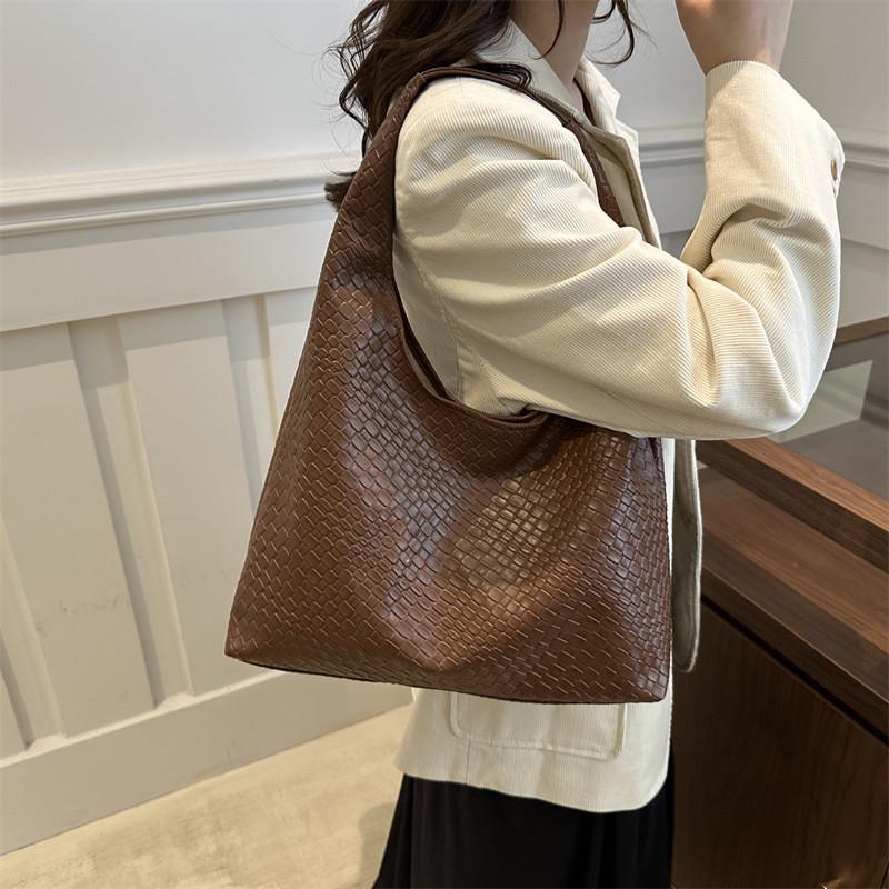 Chic Minimalist Pu Tote Bag For Autumn Fashion Large Capacity Stylish Shoulder Bag