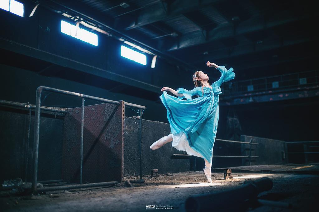 LAOWA Argus CF 33mm APO Interchangeable Lens for Canon Mount F0.95 EF-M (LAO0226)