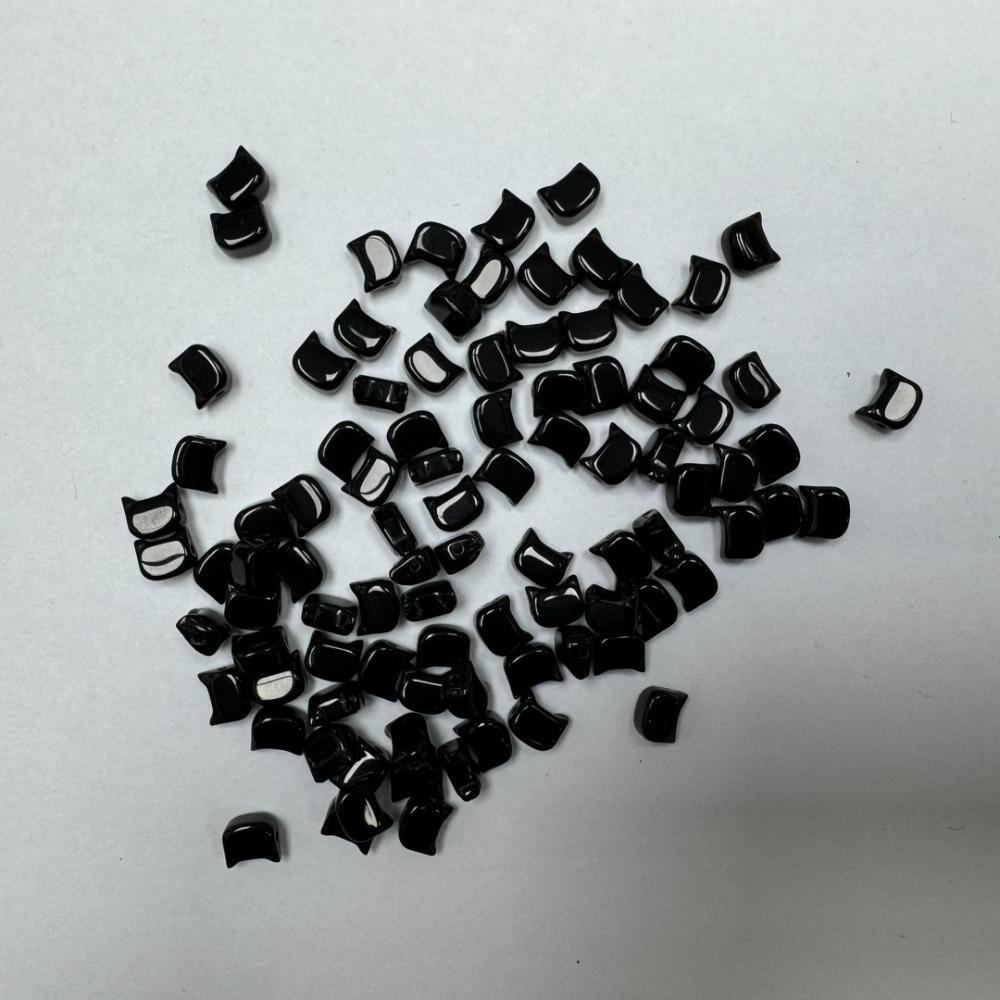 

DIY accessories accessories carved black and white faceless cat head straight hole bracelet accessories wholesale 1pcs чорний