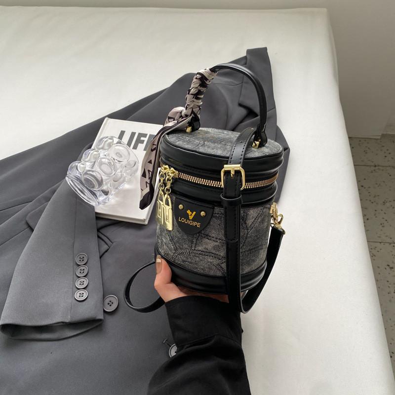 

Retro French Vintage Handbag Women 2023 New Autumn Winter Fashion Casual Bucket Bag чорний