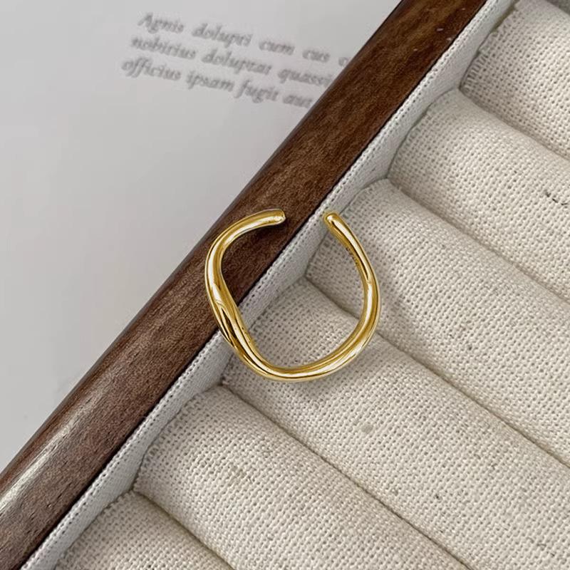 

Elegant Simple Women Rings Cold Wind Irregular Liquid Flow Line Glossy Ring Female Solid Simple Basic Models Finger Ring