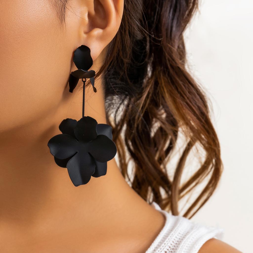 Accessories Metal Petal Flowers Niche Earrings Retro Versatile Cold Style Tassel Stud Earrings for Women