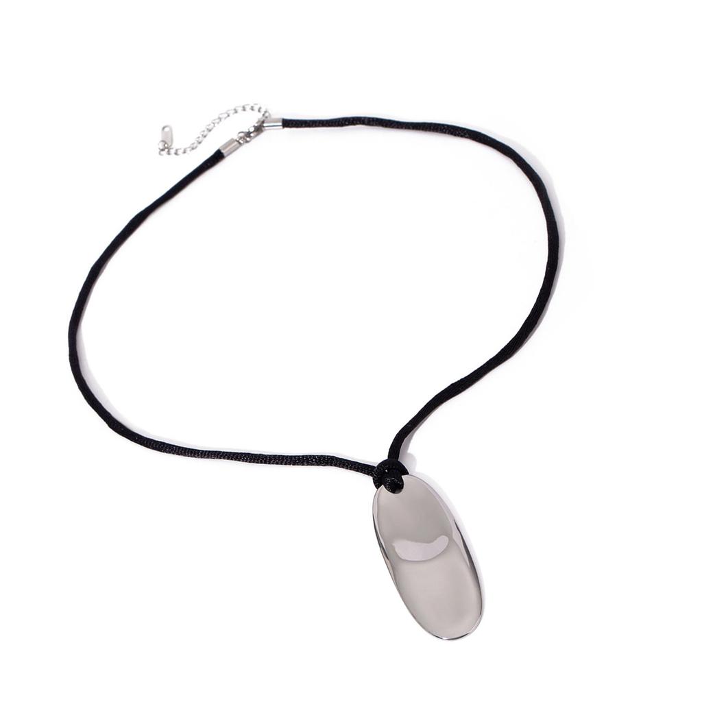 Snygg Geometrisk Hängsmycke Nyckelbenskedja Halsband med Justerbar Längd och Svart Snöre Unisex Halskedja för Vardagsbruk