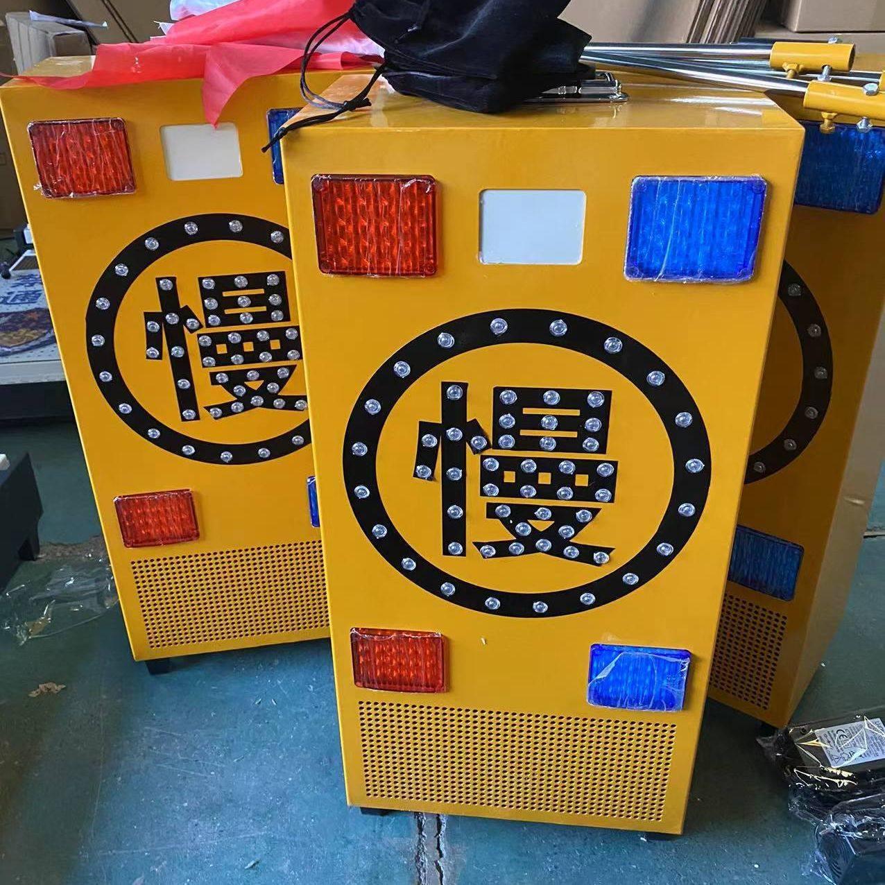 High-Speed Solar-Powered Red & Blue Road Construction Emergency Flashing Alarm Light Flag Waving Slow Alarm