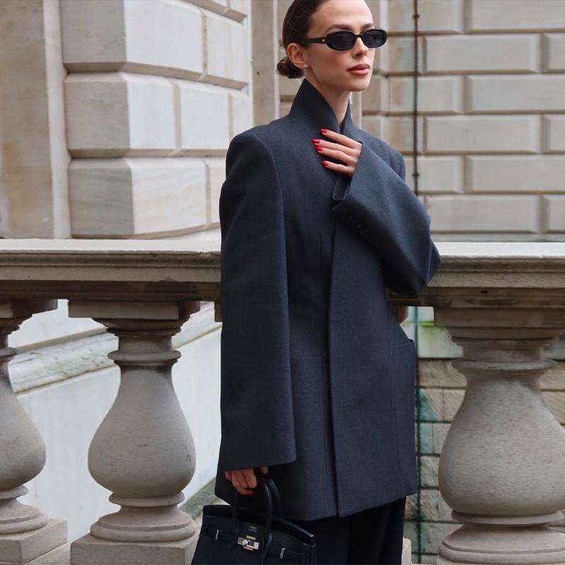 Elegantní sako s úzkým pasem pro ženy, ramenní vycpávky, dvouřadé zapínání, módní sako na dojíždění, jaro 2025, pouliční dámské svrchní oblečení, topy