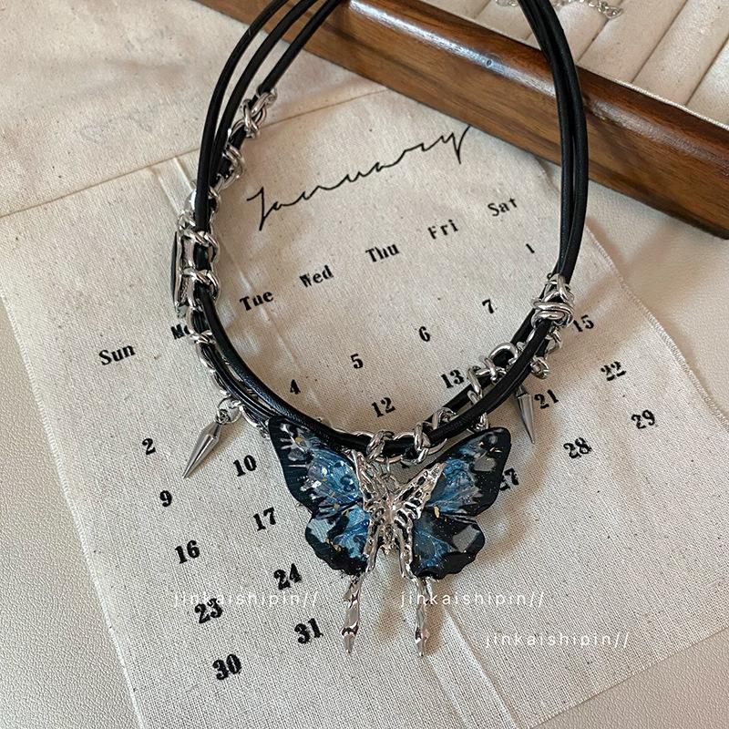 

Zircon rivets gradually change butterfly necklace women s new personality design sense summer temperament sweet cool hot girl wind collarbone chain