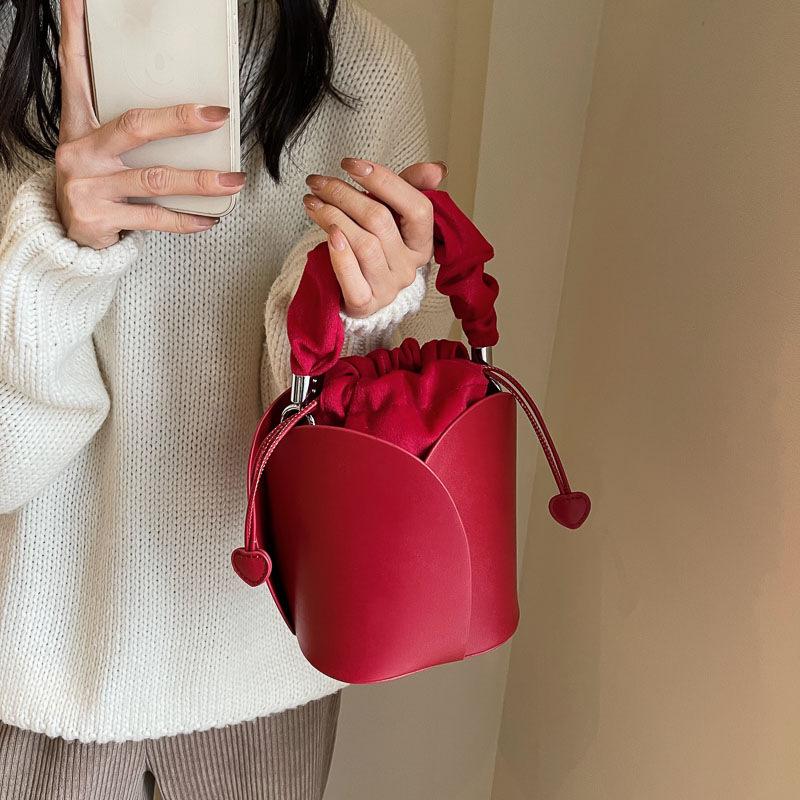 Drawstring Design Water Bucket Bag Women Solid Vegetable Basket Handheld Crossbody Bag Autumn Winter New High End Wedding Bag