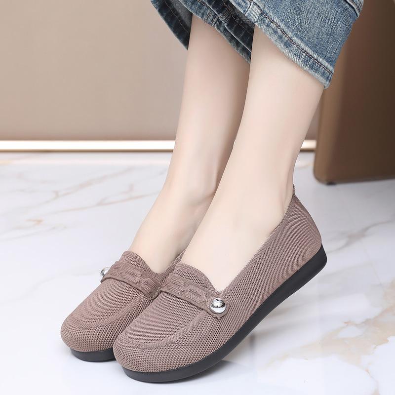 Old Beijing cloth shoes women's single shoes flying woven surface comfortable and breathable leap month mother shoes soft sole non-slip middle-aged an
