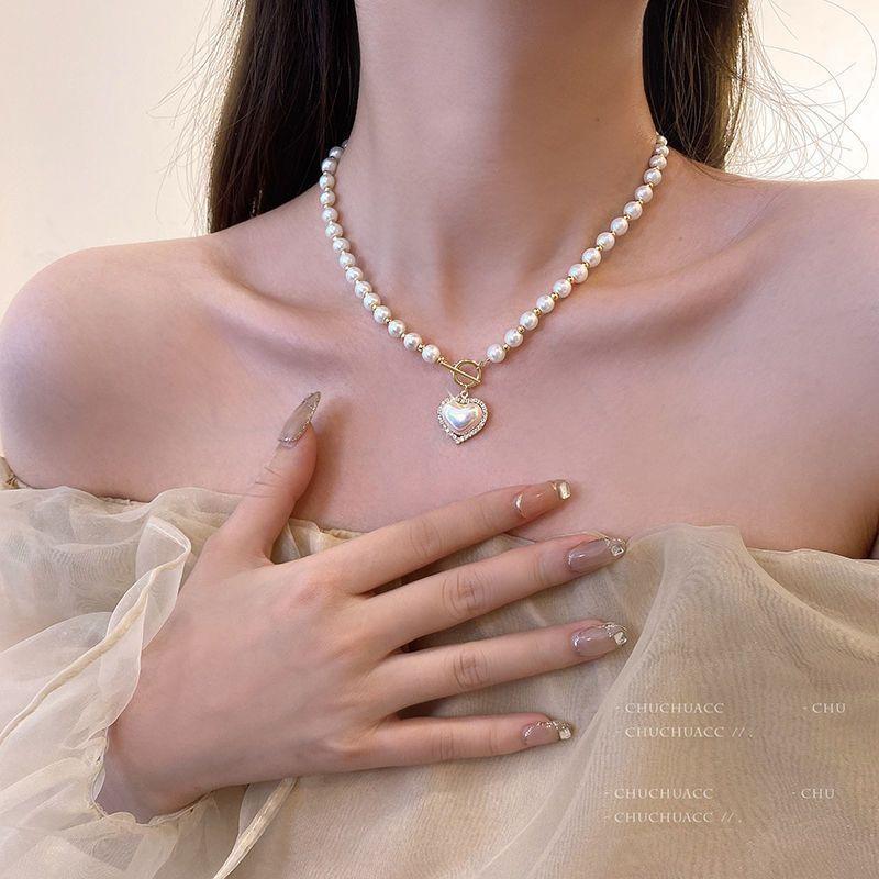 Love pearl necklace women's new trendy collarbone chain neck chain niche design sense light luxury high-end accessories