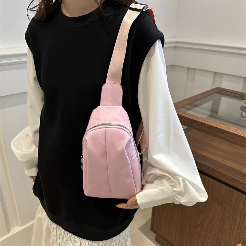 2025 Winter New Small Fresh and Fashionable Shoulder Breast Bag Korean Fanny Pack Personalized Retro and Beautiful Commuter Messenger Bag