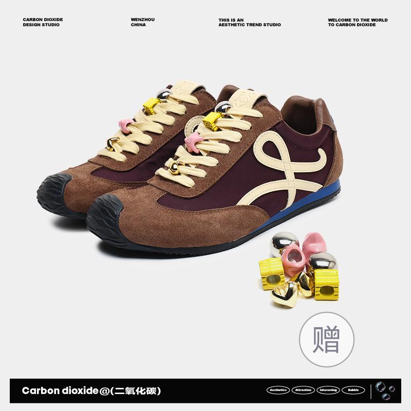 

2025 new American retro lace-up Forrest Gump shoes men s asymmetric couple waffle shoes casual sports jogging shoes 44