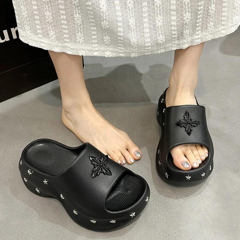 Fashion Star Rivets Chunky Platform Slippers Women Summer Punk Wedge Heel Sandals Woman Outdoor Beach Non Slip Soft Eva Slides
