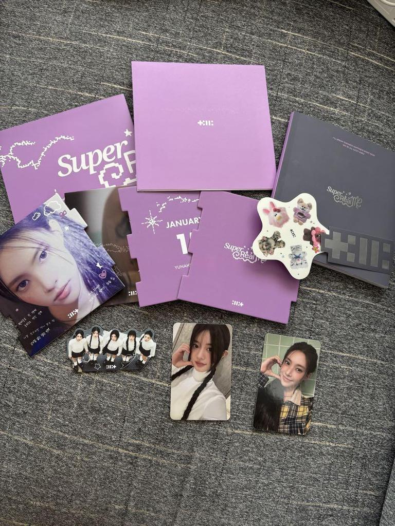 [USED] illit super real me signed album with trading card