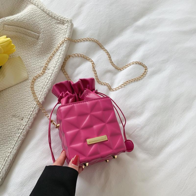 

Internet celebrity fashion small fresh foreign style chain bag 2025 summer new models this year popular shoulder crossbody drawstring bag tide розы красного