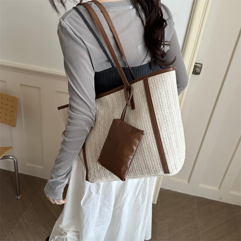 Fashionable Casual Single-shoulder Niche Design with High-quality and Trendy Minimalist Tote Bag