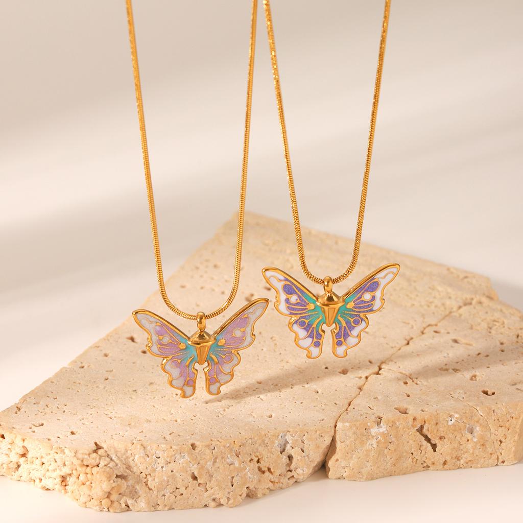French Light Luxury Retro Colorful Drip Oil Butterfly Pendant Necklace for Women Fashionable Elegant Titanium Steel Snake Chain