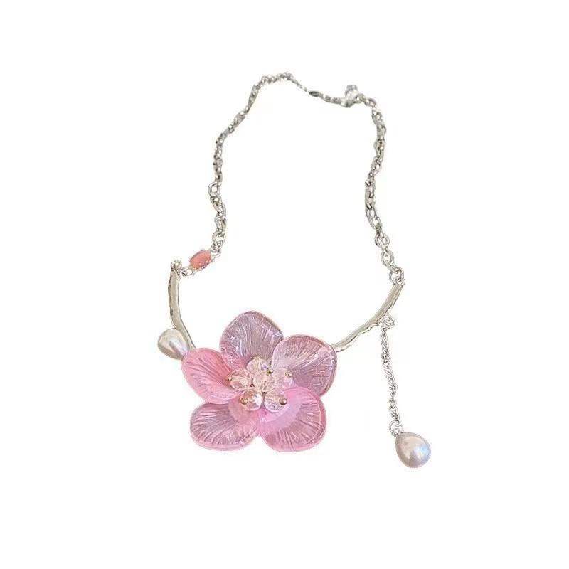 

Pink sweet wind flower fringed necklace women s summer light luxury fashion collarbone chain temperament neck chain