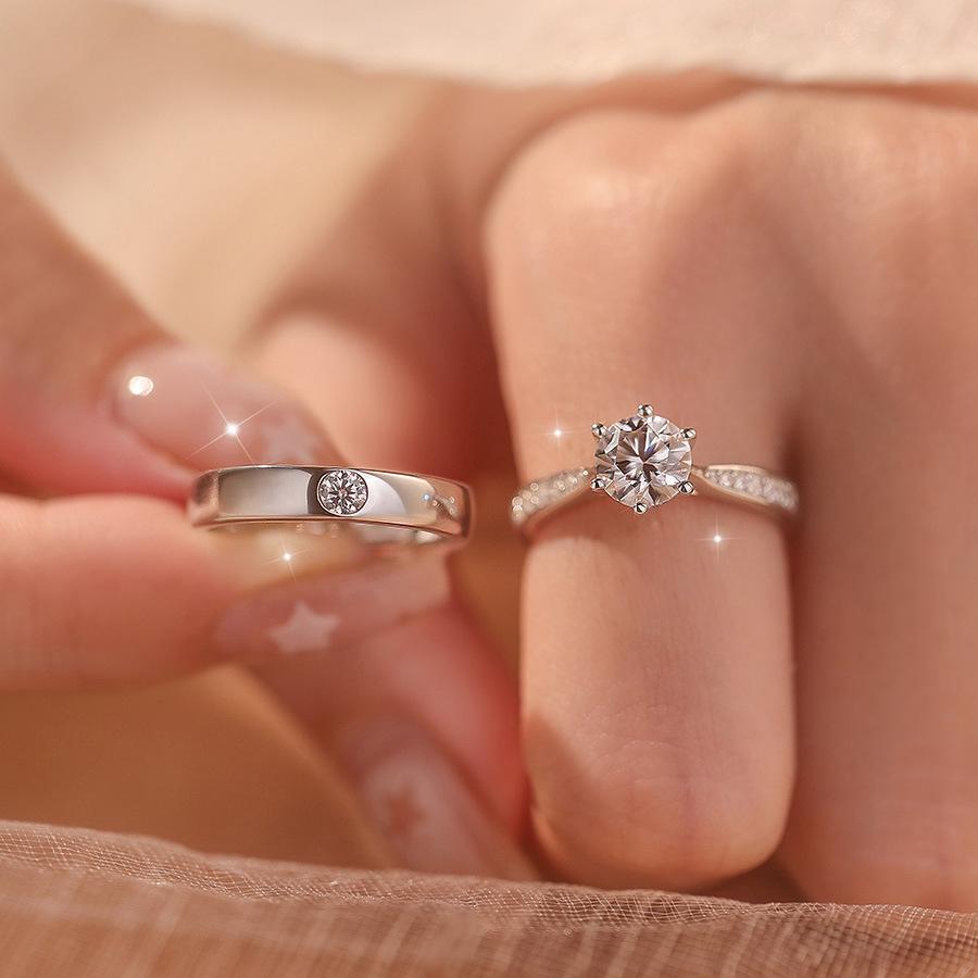 Anello Vivo in Moissanite Simulato Anello per Coppia Uomo e Donna Coppia Anello Diamante da 1 Carato Matrimonio Fidanzamento Proposta Regalo