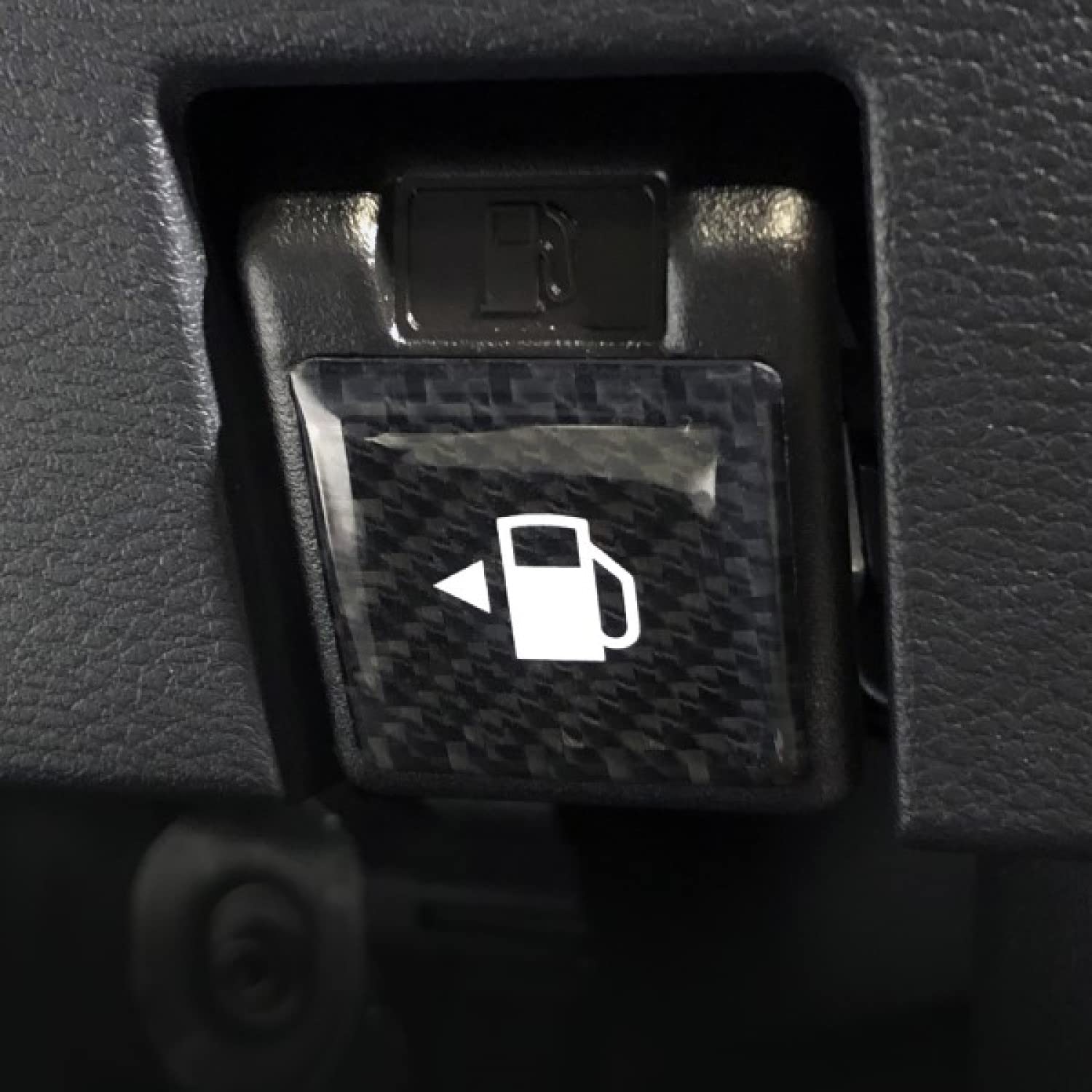 

HASEPRO Magical Carbon NEO Fuel Lid Opener Emblem Black NFOE-1BLK Vertical approx. 35.5mm / чёрный