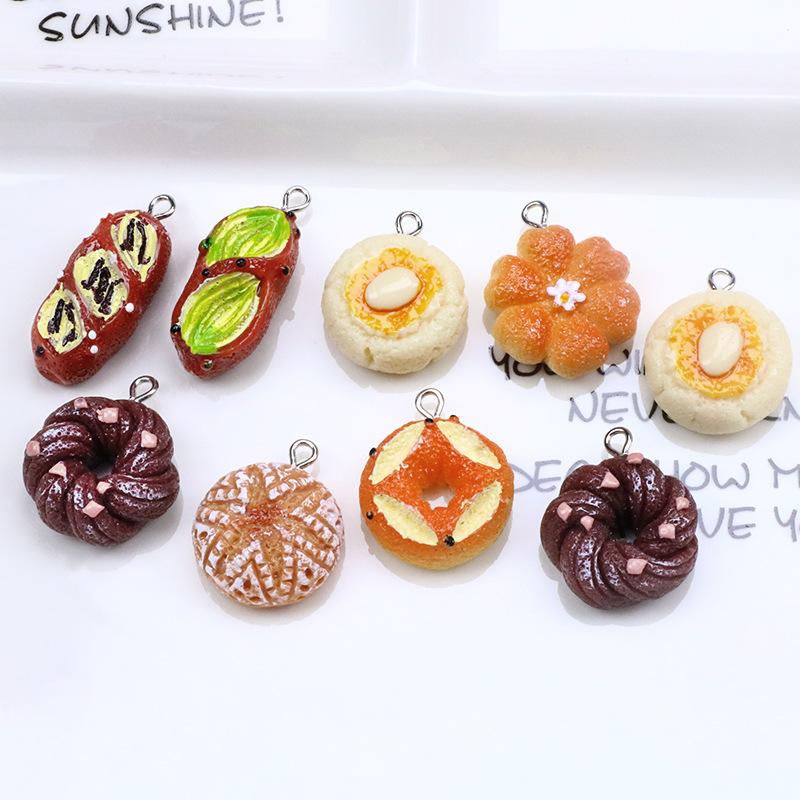 12pcs Resin Simulation Food Play Cream Bread Cake Pendant Diy Handmade Bracelet DIY Jewelry Pendants Decoration Accessories