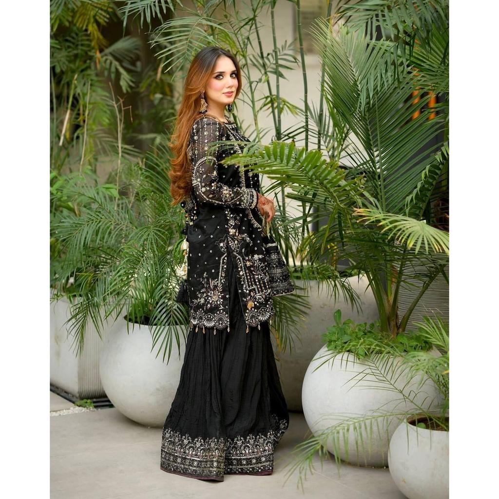 *Launching New Đěsigner Party Wear Look Pur Heavy Faux Georgette Top Plazzo & Dupatta Set