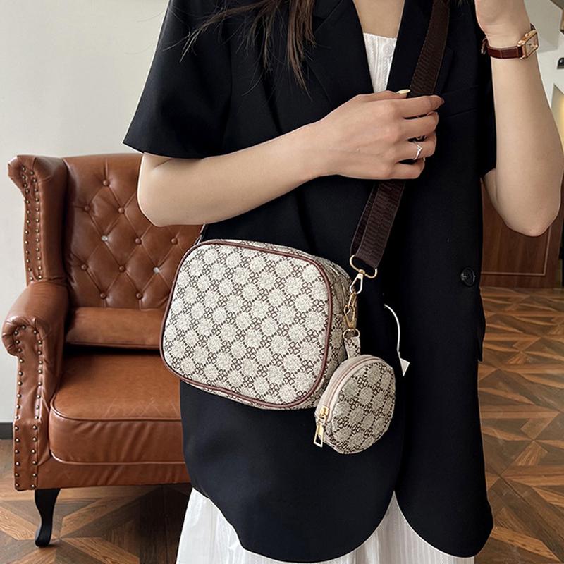 Small Design Spring New Casual Shoulder Bag Fashionable and Simple Crossbody Bag Personalized and Fashionable Small Square Bag