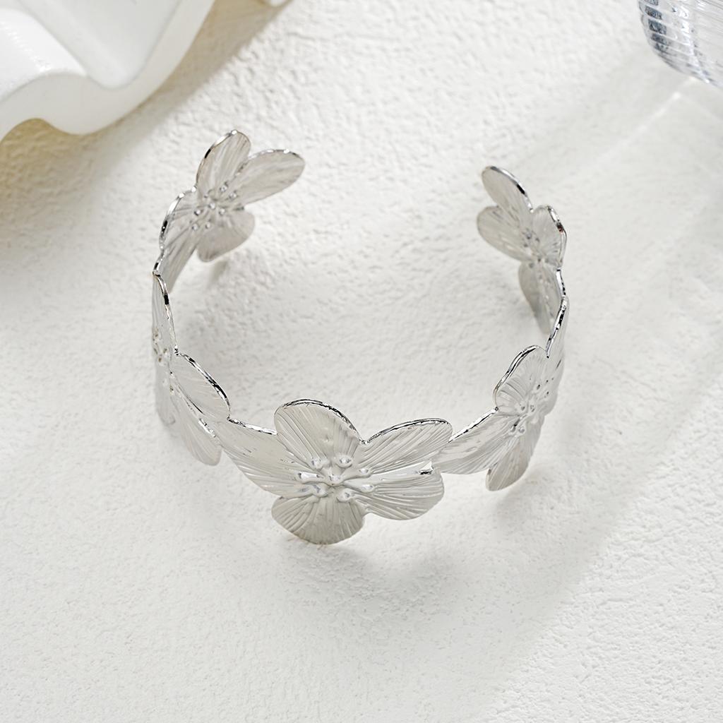 Fashion Women's Metal Flower Bracelets Geometric Exaggerated Silver Color Opening Cuff Bangles New Elegant Party Jewelry Gifts