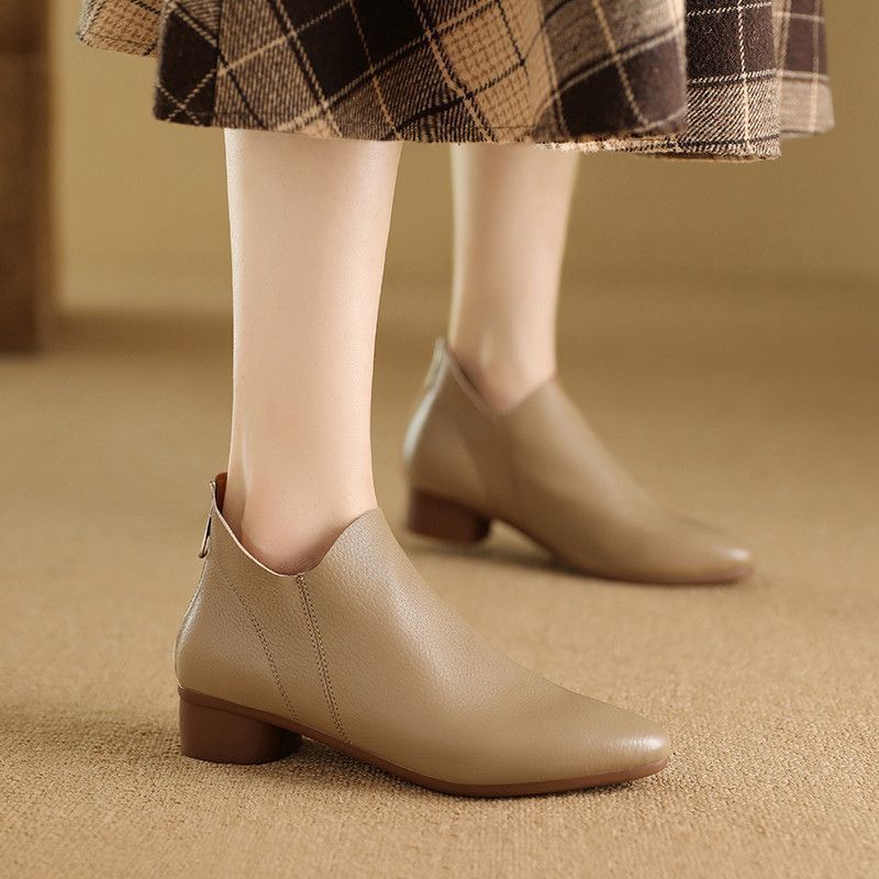 

2024 осень и зима новые короткие сапоги на толстом каблуке со средней круглой головкой и молнией сзади модные ботинки Martin из мягкой кожи удобные женские сапоги 40