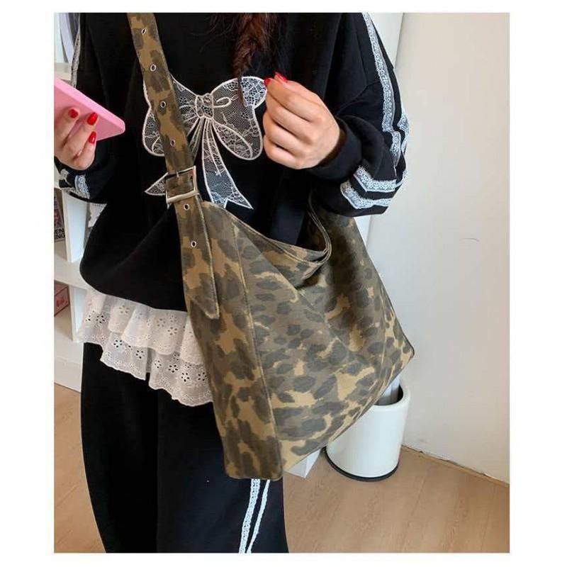 

Leopard-print Large-capacity Canvas Bag Women s Fashionable All-matching Commuter Casual Cross-slung Single-shoulder Tote 45x11x37 зелений