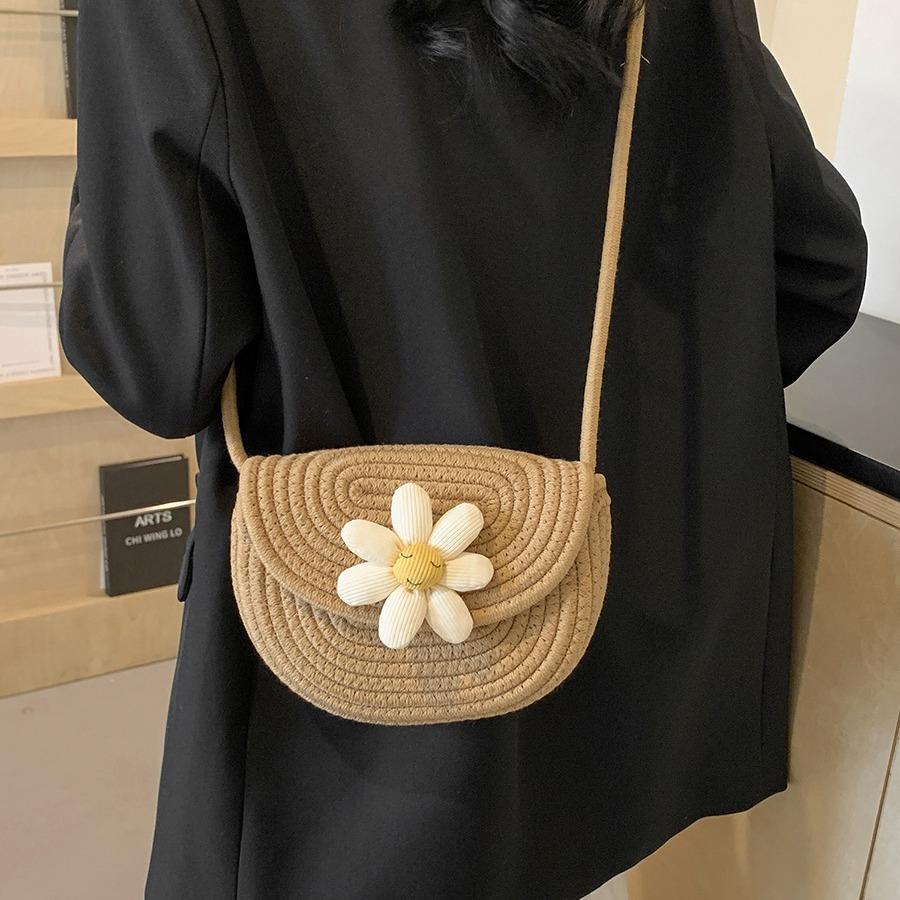 Saddle Bag 2025 New Bag Summer Seaside Beach Shoulder Niche Messenger Bag Handmade Straw Holiday Woven Bag