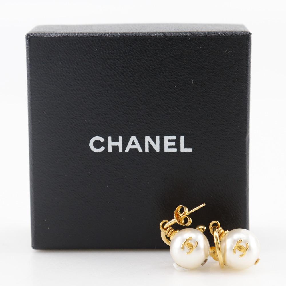 Chanel COCO Mark Piercing Creolen Vergoldet/Kunstperle 5,8g Damen Gebraucht