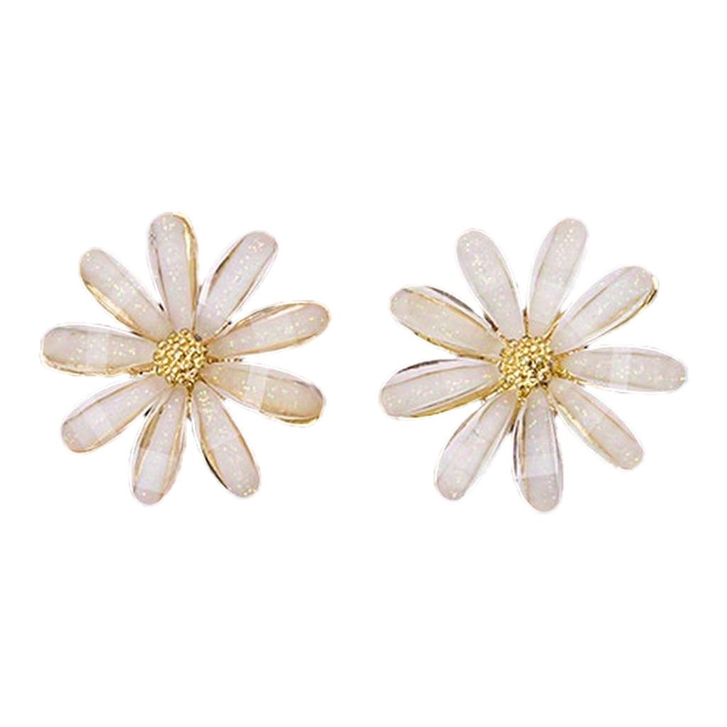 1 Pair of Elegant Daisy Earrings, White Flowers with A Gold Center, Shiny Effect Design, Preferred for Daily Wear