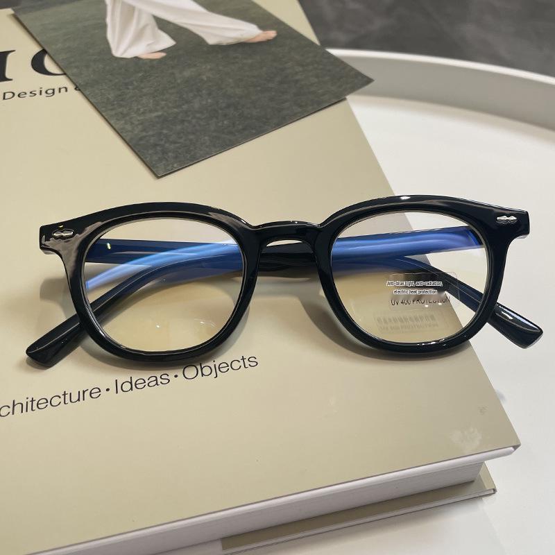 Ramă Ochelari Stil Coreean Negru Anti-Lumină Albastră: Design Trendy Retro cu Nituri pentru Bărbați, Potrivit pentru Fețe Mici, Potrivit pentru Lentile de Prescripție.
