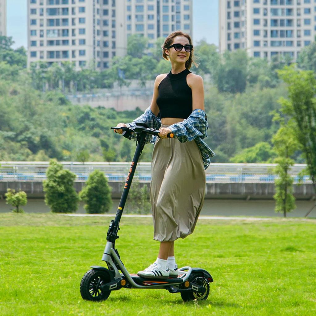 Kukirin A1 Electric Scooter: 10-inch 800W motor, dual disc brakes, 48V 13AH, foldable, top speed 45 km/h, full shock absorption