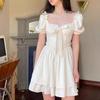 Sommerkleid mit quadratischem Kragen, Puffärmeln, Taille, dünn, süßer, einfarbiger kurzer Rock