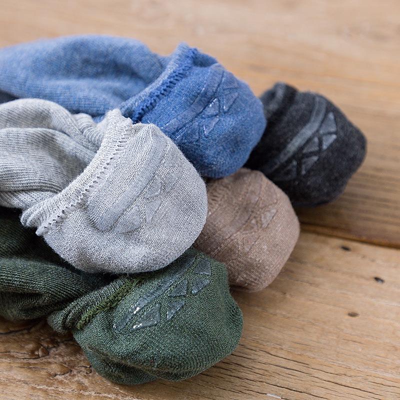 Men's Spring and Summer New Pure Color Cotton Invisible Comfortable Shallow Mouth Silicone Non Slip Socks