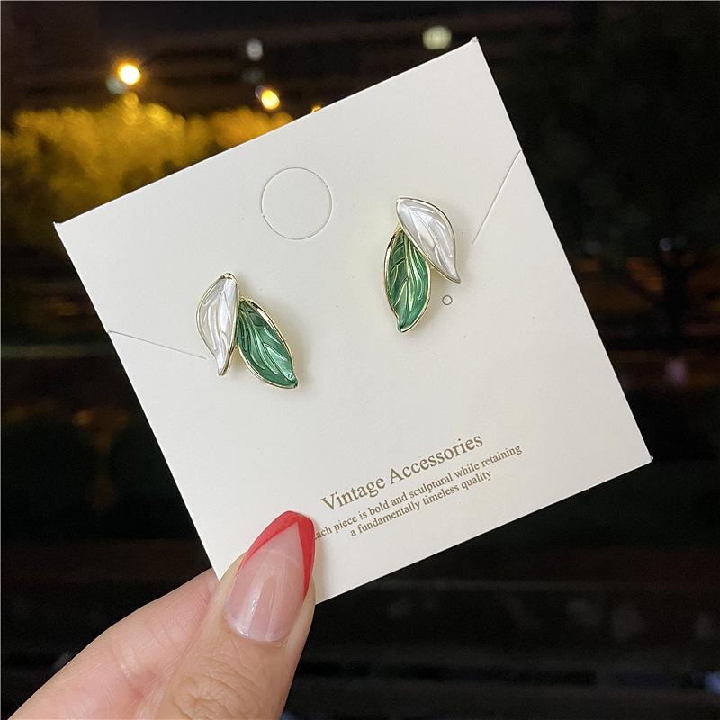 LATS French Exquisite Leaf Earrings Korean Light High Design Sense Stud Earring Unusual Jewelry for Women