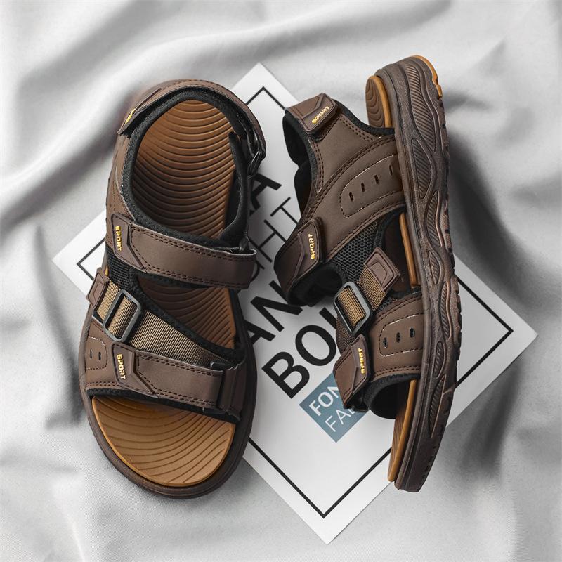 Nuove scarpe casual estive Velcro comode per guidare giovani traspiranti resistenti all'usura sandali