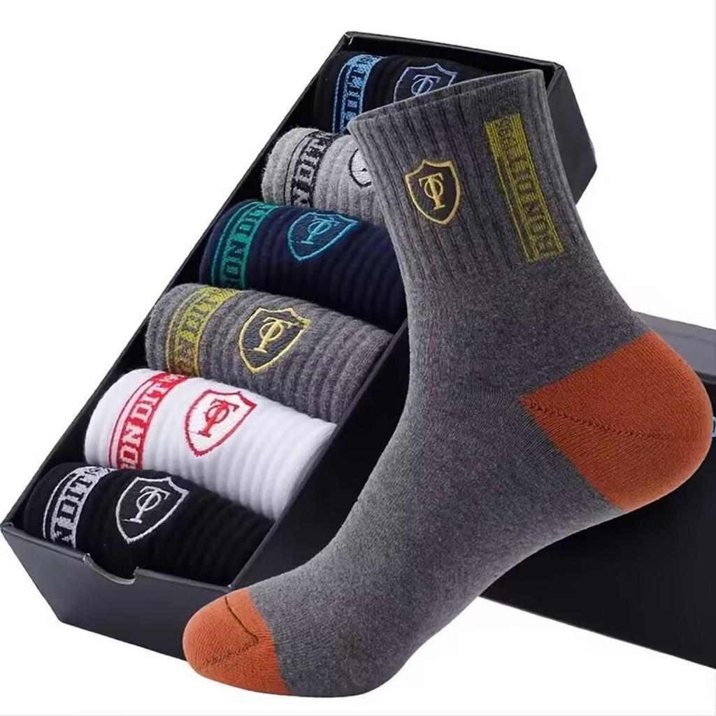 Men's Mid-Calf Sports Socks - Sweat-Absorbent & Breathable, Trendy Autumn/Winter Design. Perfect for Students.