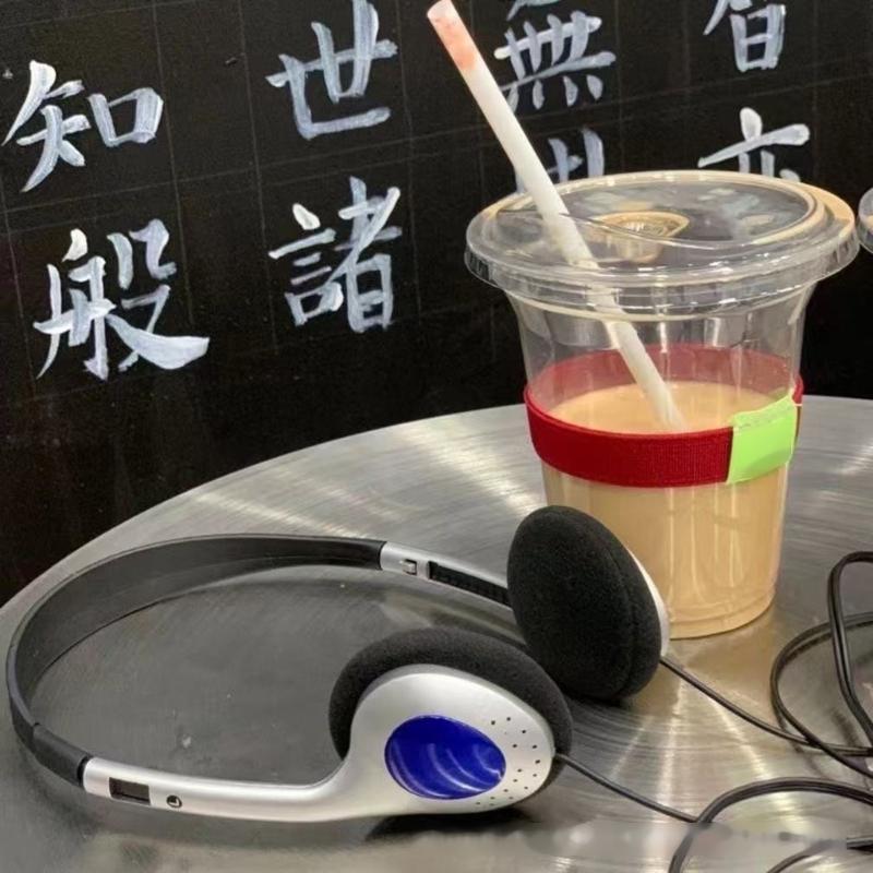 Headphones Personality Retro Headsets Blue Black Fashion Style Headsets Over Ear Earbud 3.5mm Headsets