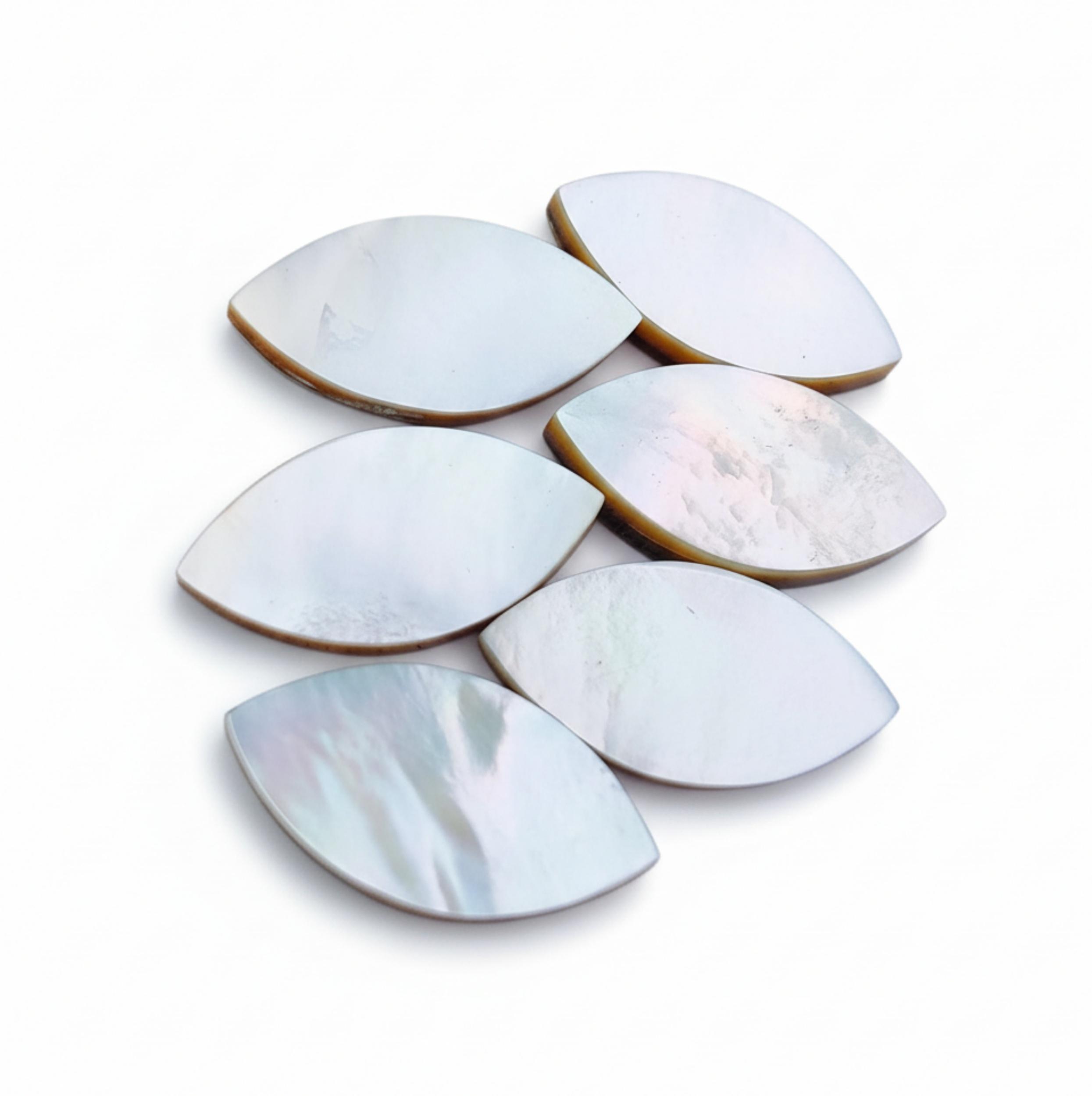 

Перламутровый драгоценный камень: Кабошоны формы «маркиза», все размеры 5x10mm белый