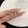 New Korean Style Temperament Pure White Pearl Shell Stud Earrings for Women Wedding Birthday Jewelry Sweet Gift Ladies Vintage