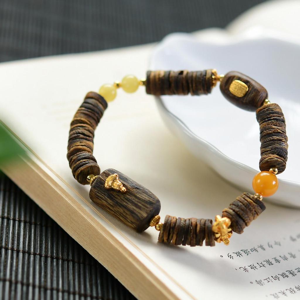 Amber Round Bead Bracelet with Natural Agarwood and 925 Silver Inlay