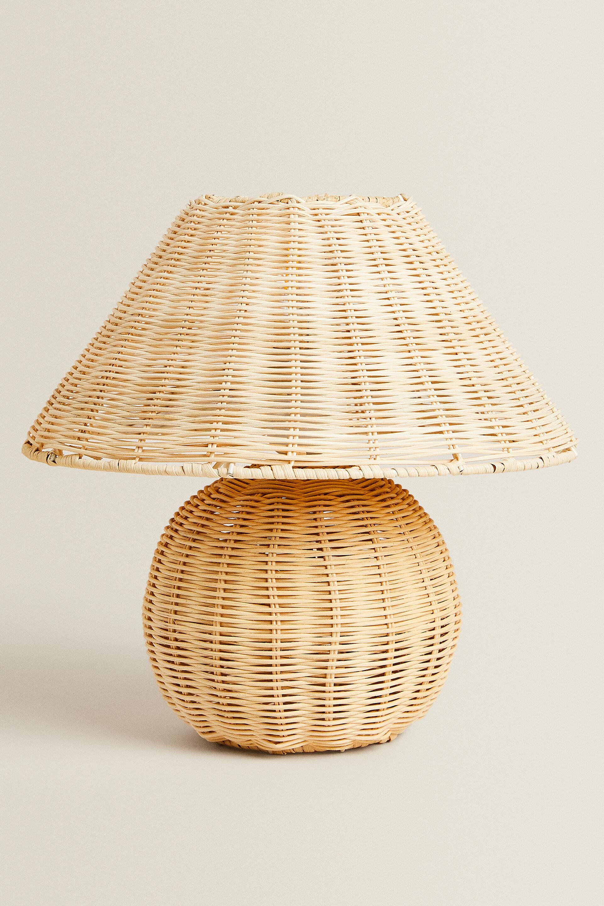 

РОТАНГОВАЯ ЛАМПА