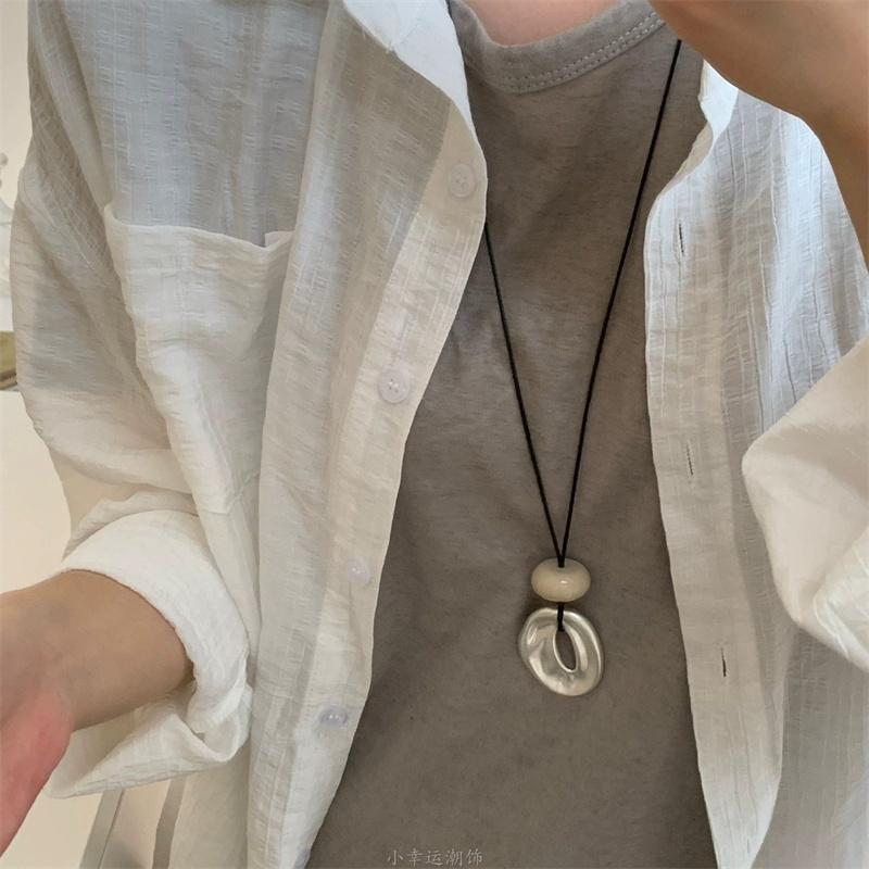 Retro Irregular Metal Pendant Necklace for Women Men Simple Geometric Flower Rope Chain Necklace Jewelry Sweater Accessories