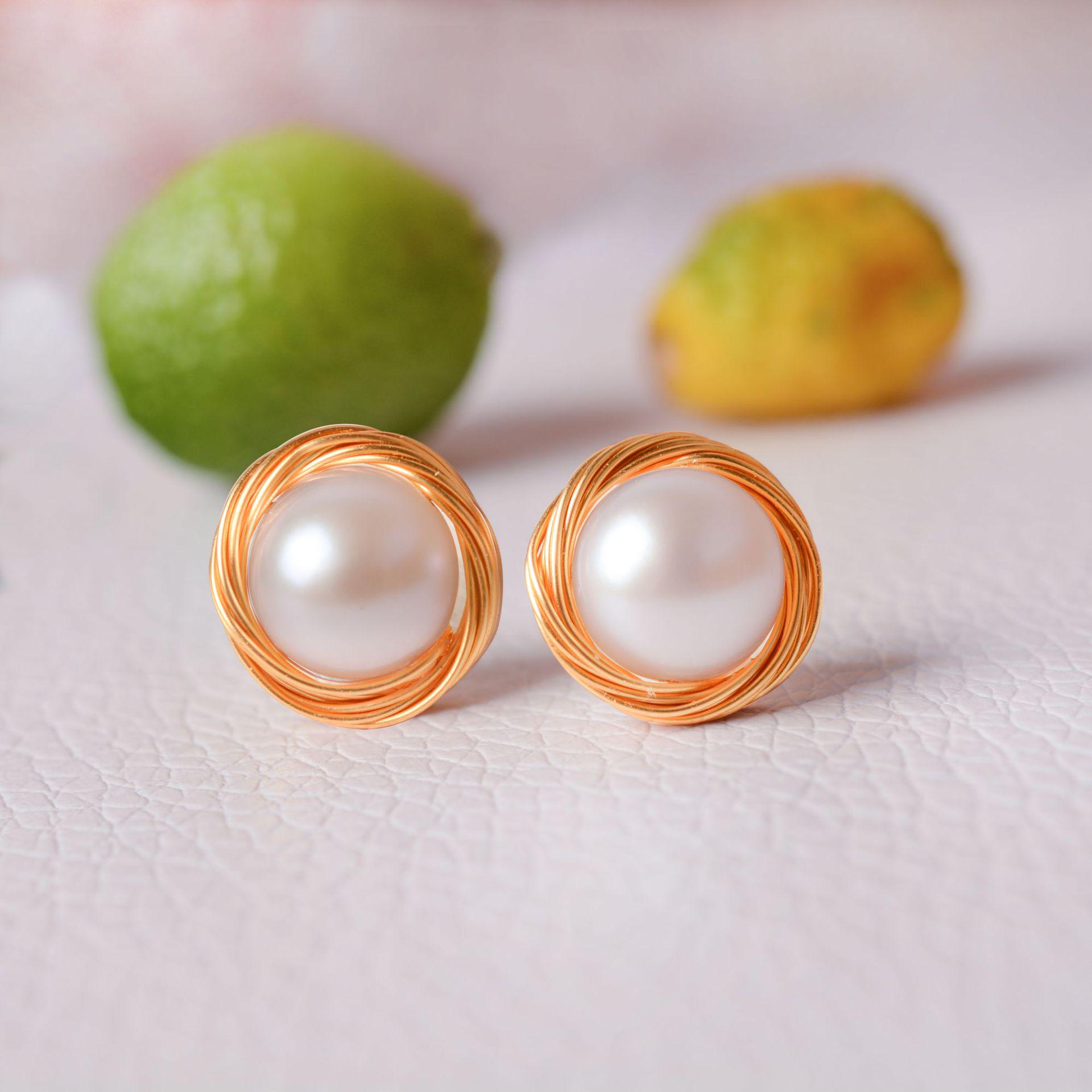 

Hand-Woven Vintage Silver Stud Earrings with Freshwater Pearls фиолетовый/жемчужный