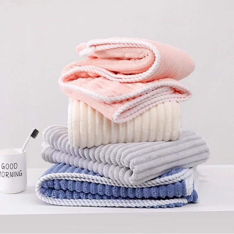 Coral Fleece Quick-Dry Candy Stripe Bath Towel: Super Soft, Large, Thickened, Colorful, and Absorbent.